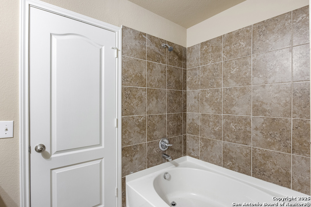 Image 29 of 42 For 12407 Caprock Ranch