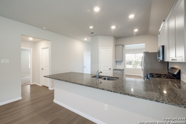 Image 17 of 32 For 4309 Southton Bed