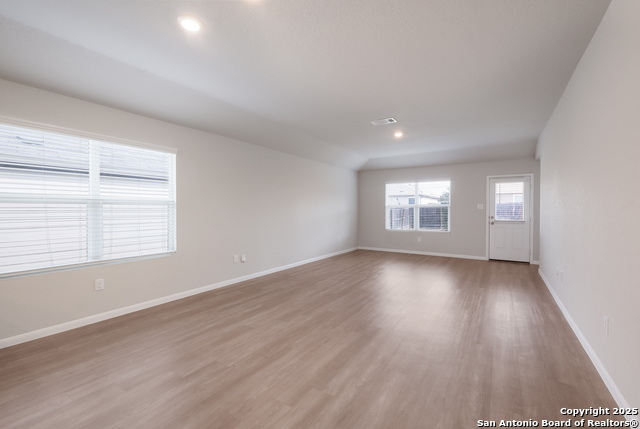 Image 19 of 32 For 4309 Southton Bed