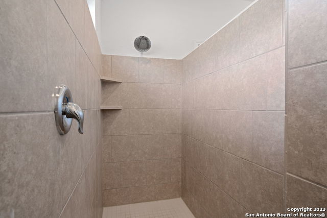 Image 19 of 28 For 4431 Revetment Way