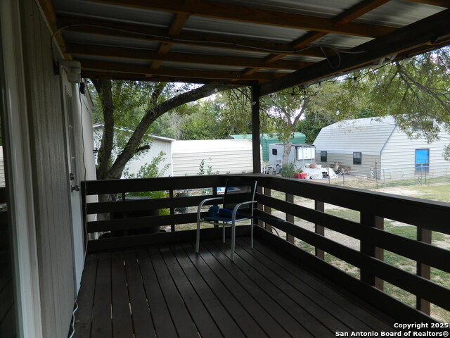 Listing photo id 9 for 253 Elm  