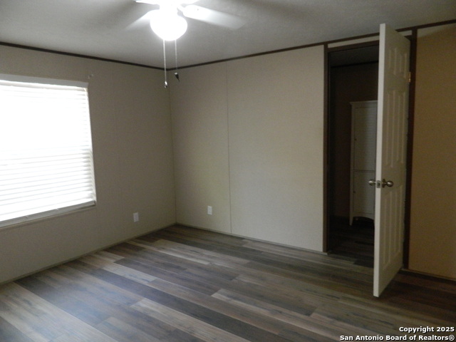 Listing photo id 16 for 253 Elm  