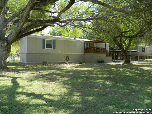Listing photo id 2 for 253 Elm  