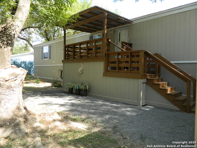 Listing photo id 6 for 253 Elm  