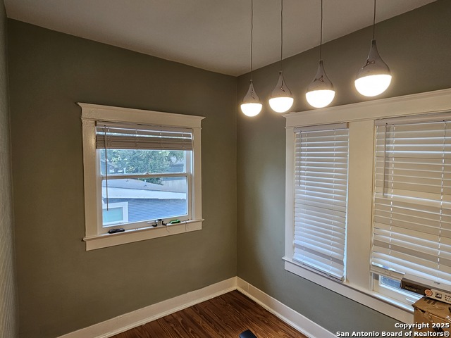 Image 8 of 9 For 1022 Gramercy W 2