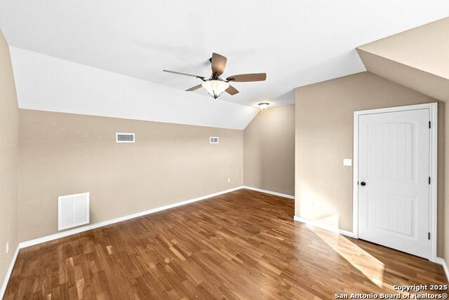 Listing photo id 15 for 103 Cranbrook Court