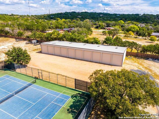 Listing photo id 32 for 103 Cranbrook Court