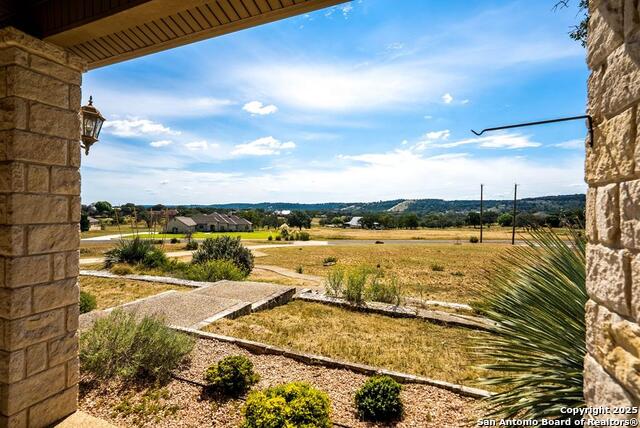 Listing photo id 37 for 103 Cranbrook Court