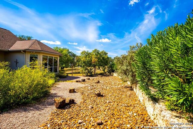 Listing photo id 41 for 103 Cranbrook Court