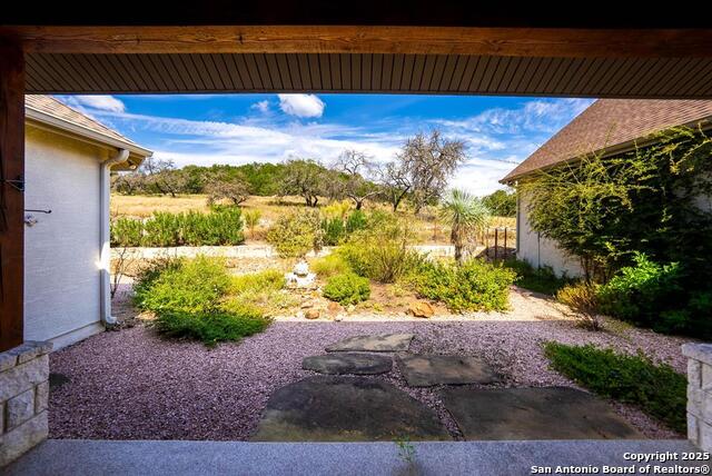 Listing photo id 45 for 103 Cranbrook Court