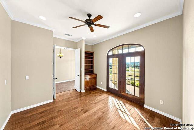 Listing photo id 52 for 103 Cranbrook Court