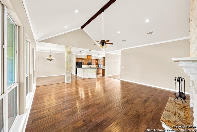 Listing photo id 4 for 103 Cranbrook Court