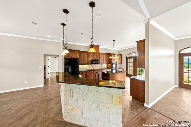 Listing photo id 5 for 103 Cranbrook Court