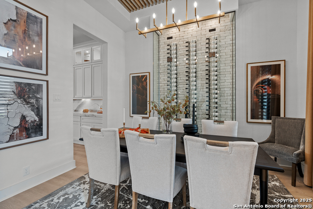 Listing photo id 9 for 225 Storm Way