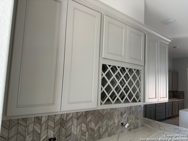 Listing photo id 5 for 225 Storm Way