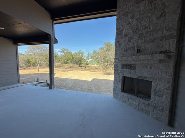 Listing photo id 7 for 225 Storm Way