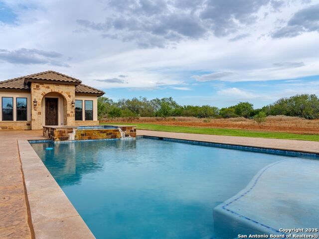 Listing photo id 12 for 10927 Fm 2146