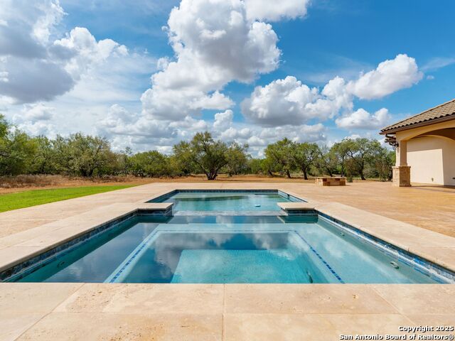 Listing photo id 13 for 10927 Fm 2146