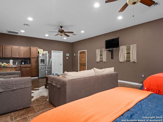 Listing photo id 47 for 10927 Fm 2146