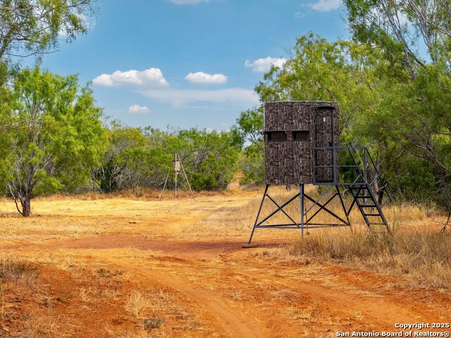 Listing photo id 62 for 10927 Fm 2146