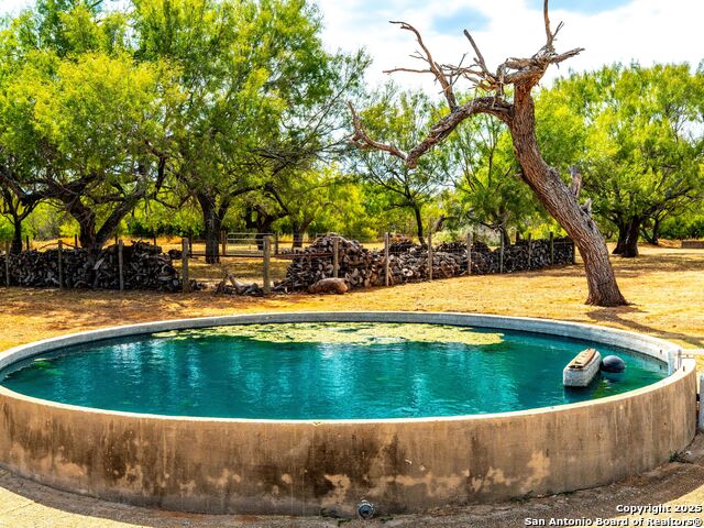 Listing photo id 68 for 10927 Fm 2146