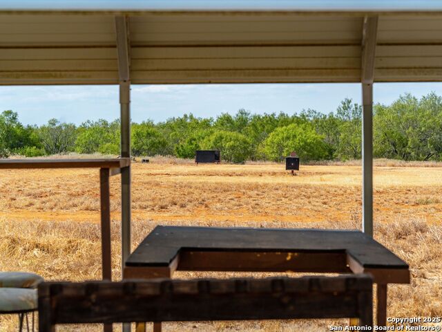 Listing photo id 76 for 10927 Fm 2146