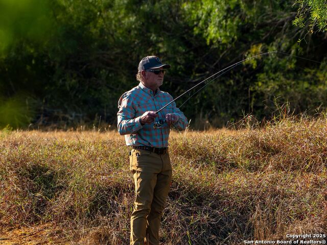 Listing photo id 84 for 10927 Fm 2146