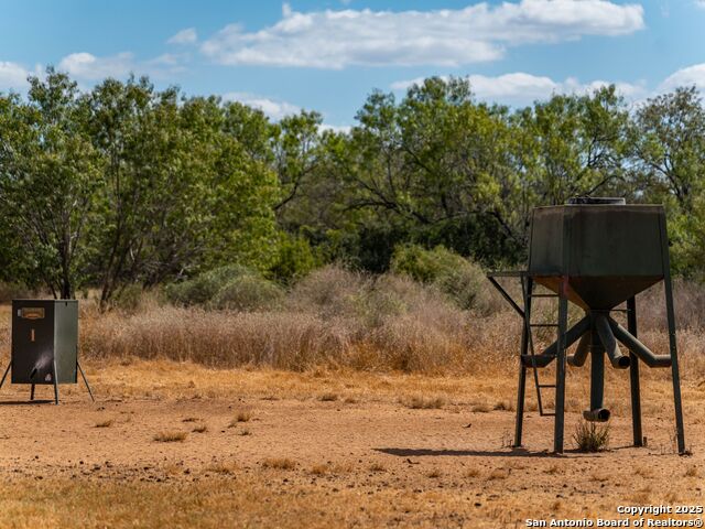 Listing photo id 87 for 10927 Fm 2146