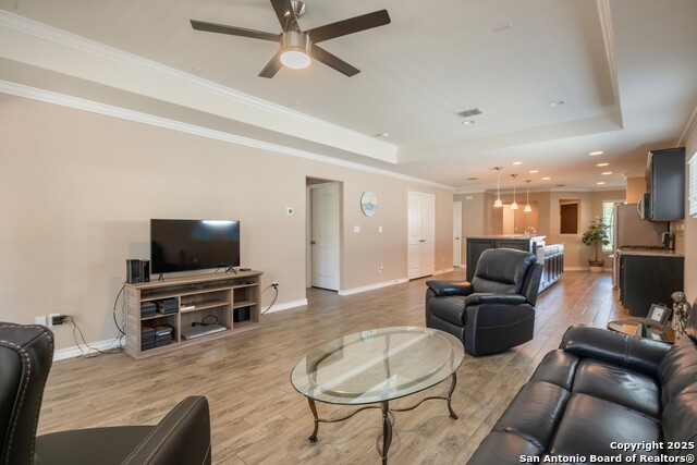 Listing photo id 10 for 3354 Blossom Row