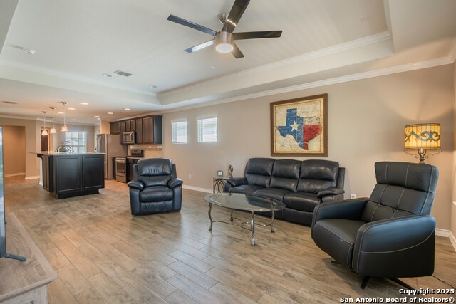 Listing photo id 11 for 3354 Blossom Row