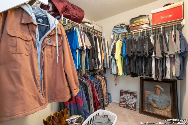 Listing photo id 16 for 3354 Blossom Row