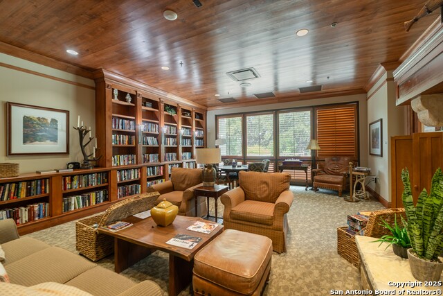 Listing photo id 33 for 3354 Blossom Row