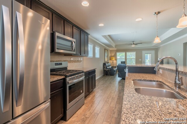 Listing photo id 5 for 3354 Blossom Row