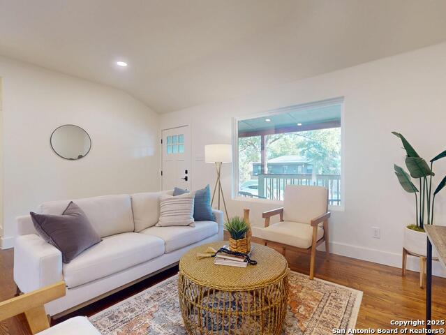 Listing photo id 2 for 141 Chevy Chase