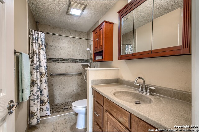 Listing photo id 20 for 7002 Autumn Chase