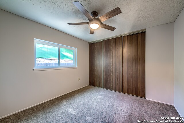 Listing photo id 21 for 7002 Autumn Chase