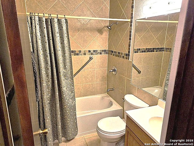 Listing photo id 23 for 7002 Autumn Chase