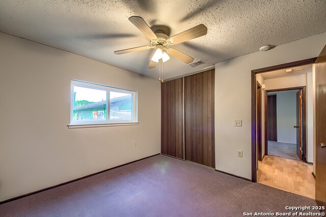 Listing photo id 25 for 7002 Autumn Chase