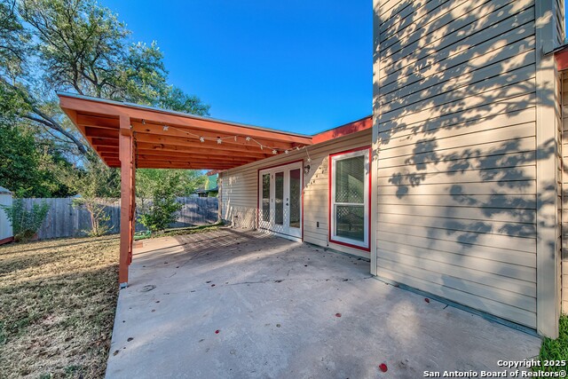 Listing photo id 26 for 7002 Autumn Chase