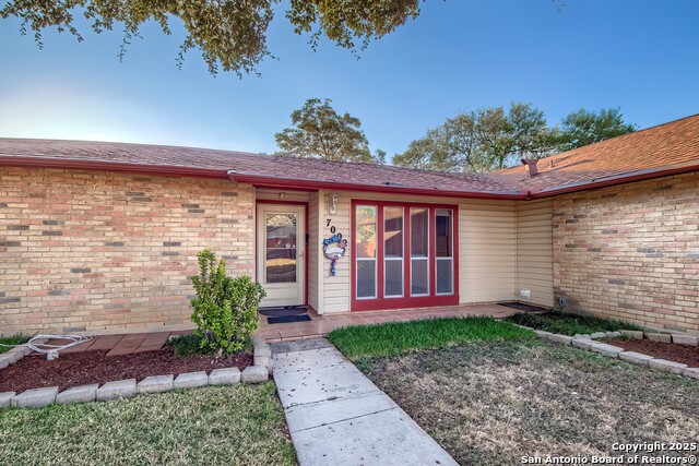 Listing photo id 1 for 7002 Autumn Chase