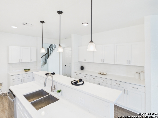 Image 10 of 39 For 4526 Harrisburg