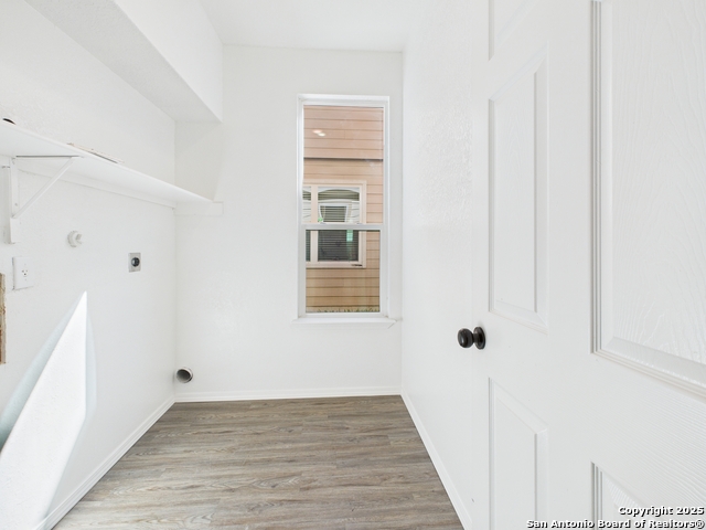 Image 13 of 39 For 4526 Harrisburg