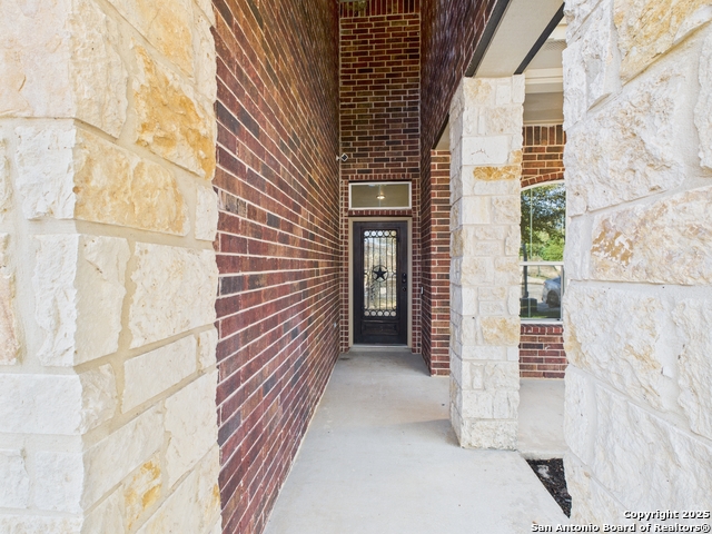 Image 4 of 39 For 4526 Harrisburg