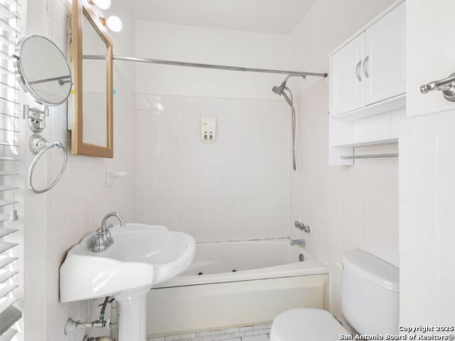 Image 15 of 23 For 235 Huisache Avenue #1202 E