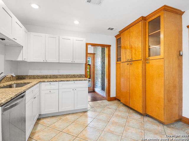 Image 8 of 23 For 235 Huisache Avenue #1202 E