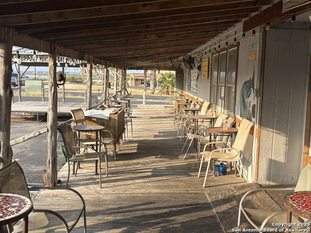 Listing photo id 9 for 7116 Texas R 2