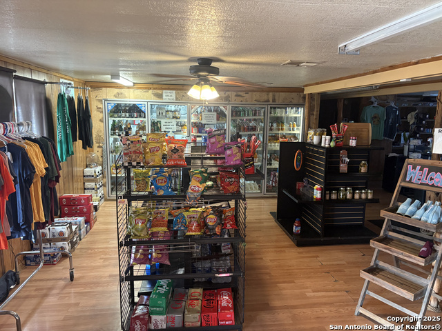 Listing photo id 10 for 7116 Texas R 2