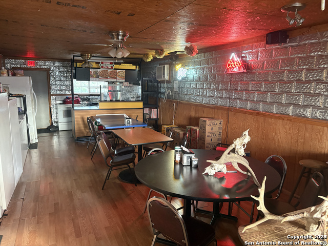 Listing photo id 13 for 7116 Texas R 2