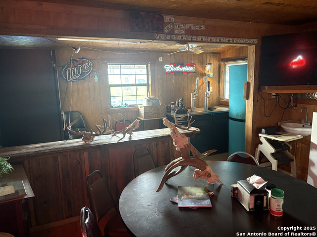 Listing photo id 14 for 7116 Texas R 2