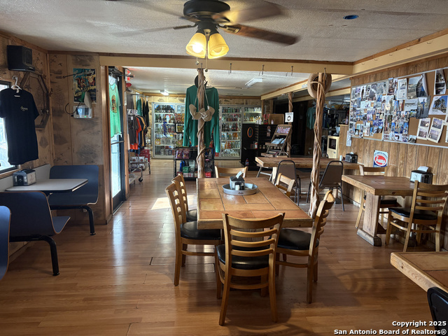 Listing photo id 16 for 7116 Texas R 2